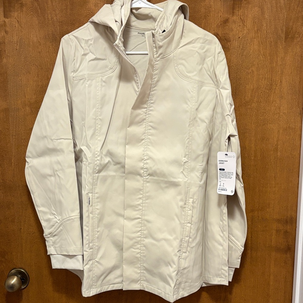 592.Phoenix Lightweight Hooded Jacket